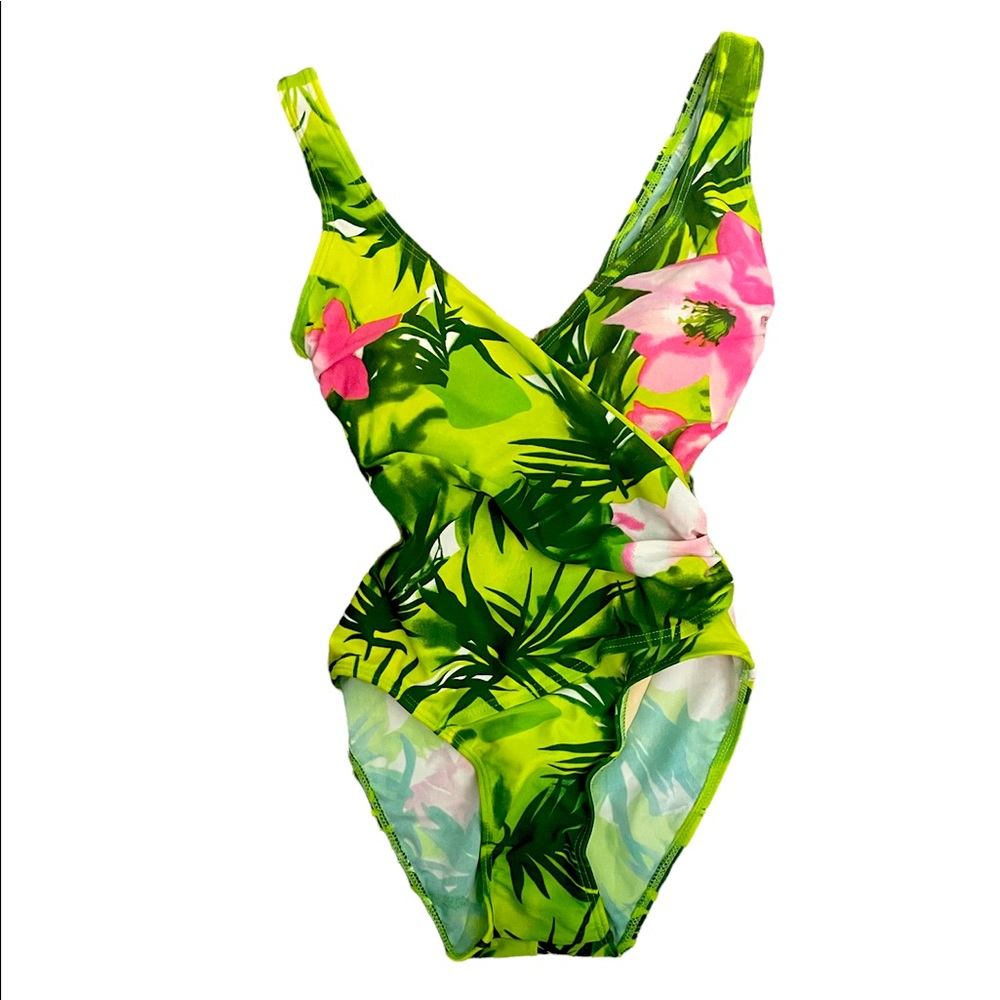 SALE THRU 8/14-  NWOT Hydra Hawaii One piece Swimsuit (Size 6)